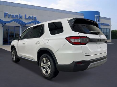 New 2025 Honda Pilot EX-L image 3