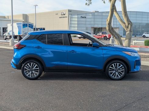 Certified 2024 Nissan Kicks SV image 7