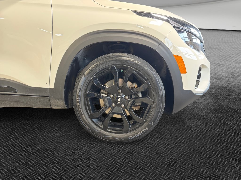 Certified 2024 Kia Seltos X-Line AWD/4WD image 11