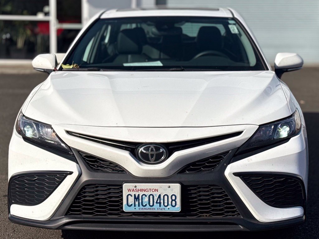 Used 2024 Toyota Camry SE w/ Convenience Package FWD image 8