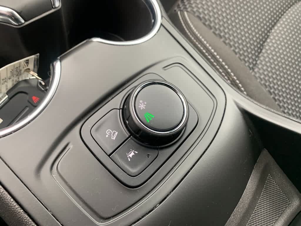 Used 2024 GMC Terrain SLE FWD image 14