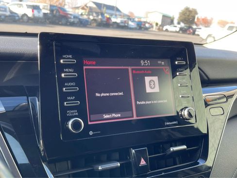 Used 2021 Toyota Camry SE image 14