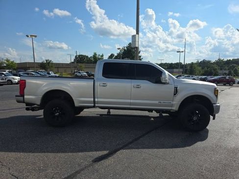 Used 2017 Ford F250 Lariat AWD/4WD image 2