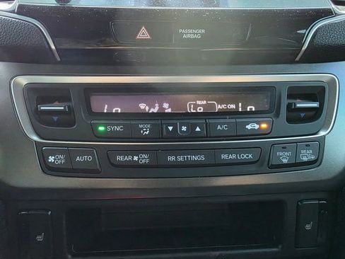 Used 2022 Honda Pilot Special Edition image 23