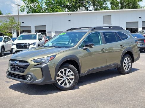 Certified 2025 Subaru Outback Premium AWD/4WD image 1
