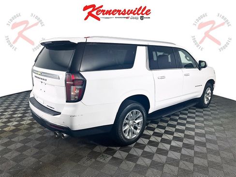Used 2023 Chevrolet Suburban Premier image 7