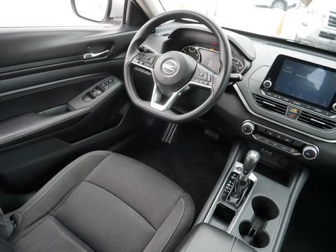 Used 2020 Nissan Altima 2.5 S image 9