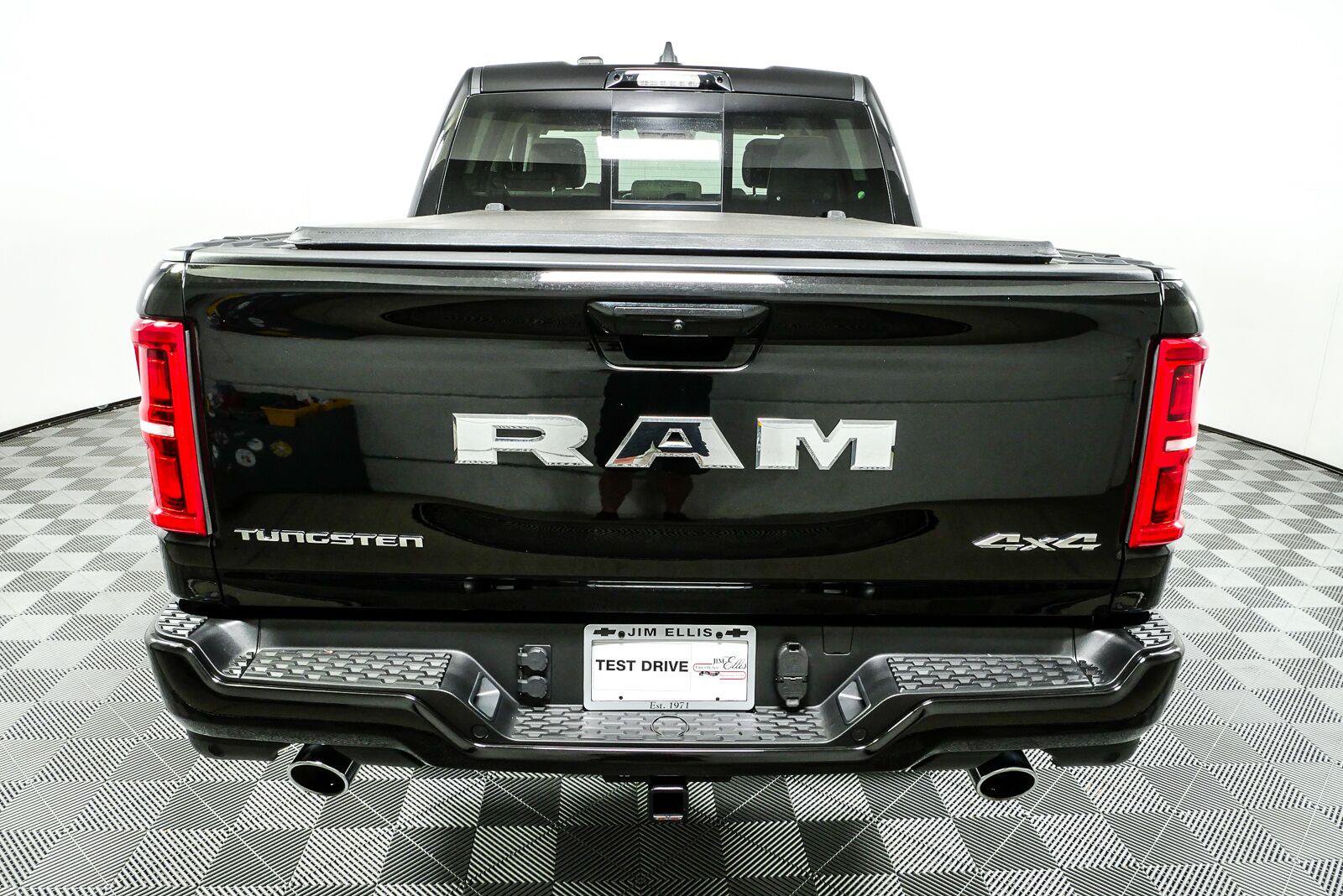Used 2025 RAM 1500 Tungsten AWD/4WD image 29