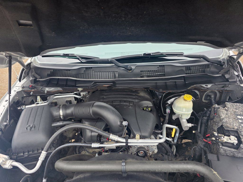 Used 2016 RAM 1500 Classic SLT AWD/4WD image 22