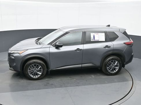 Used 2023 Nissan Rogue S image 18