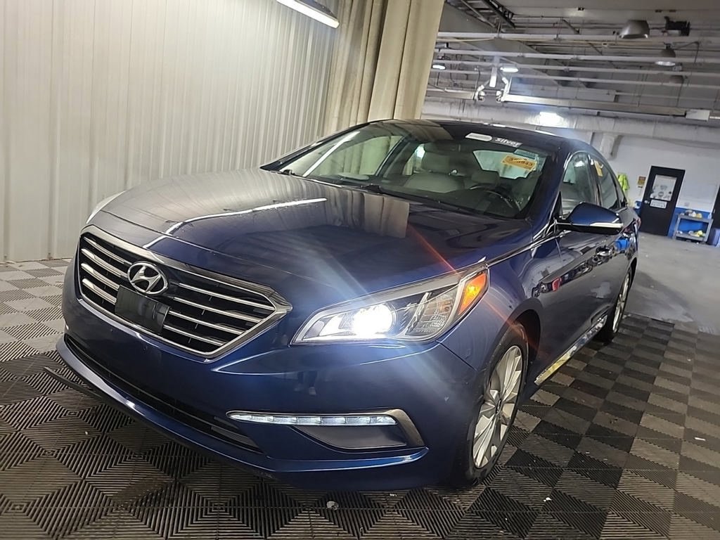 Used 2015 Hyundai Sonata Limited w/ Option Group 05 FWD image 16