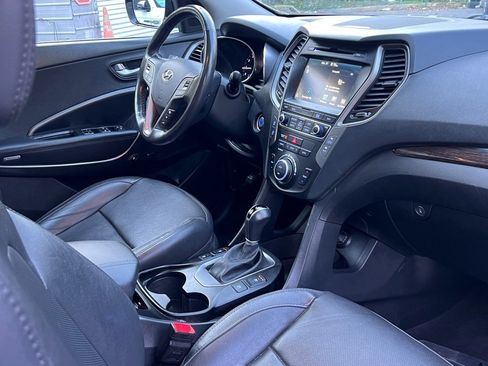 Used 2017 Hyundai Santa Fe Sport image 11