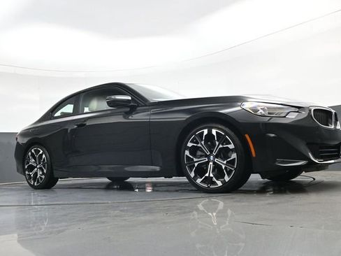 Used 2025 BMW 230i Coupe w/ Premium Package RWD image 29
