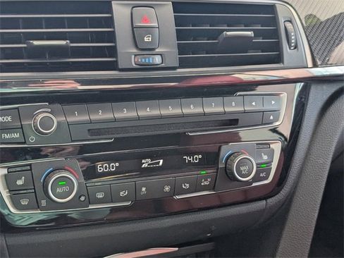 Used 2018 BMW M4 Convertible image 18