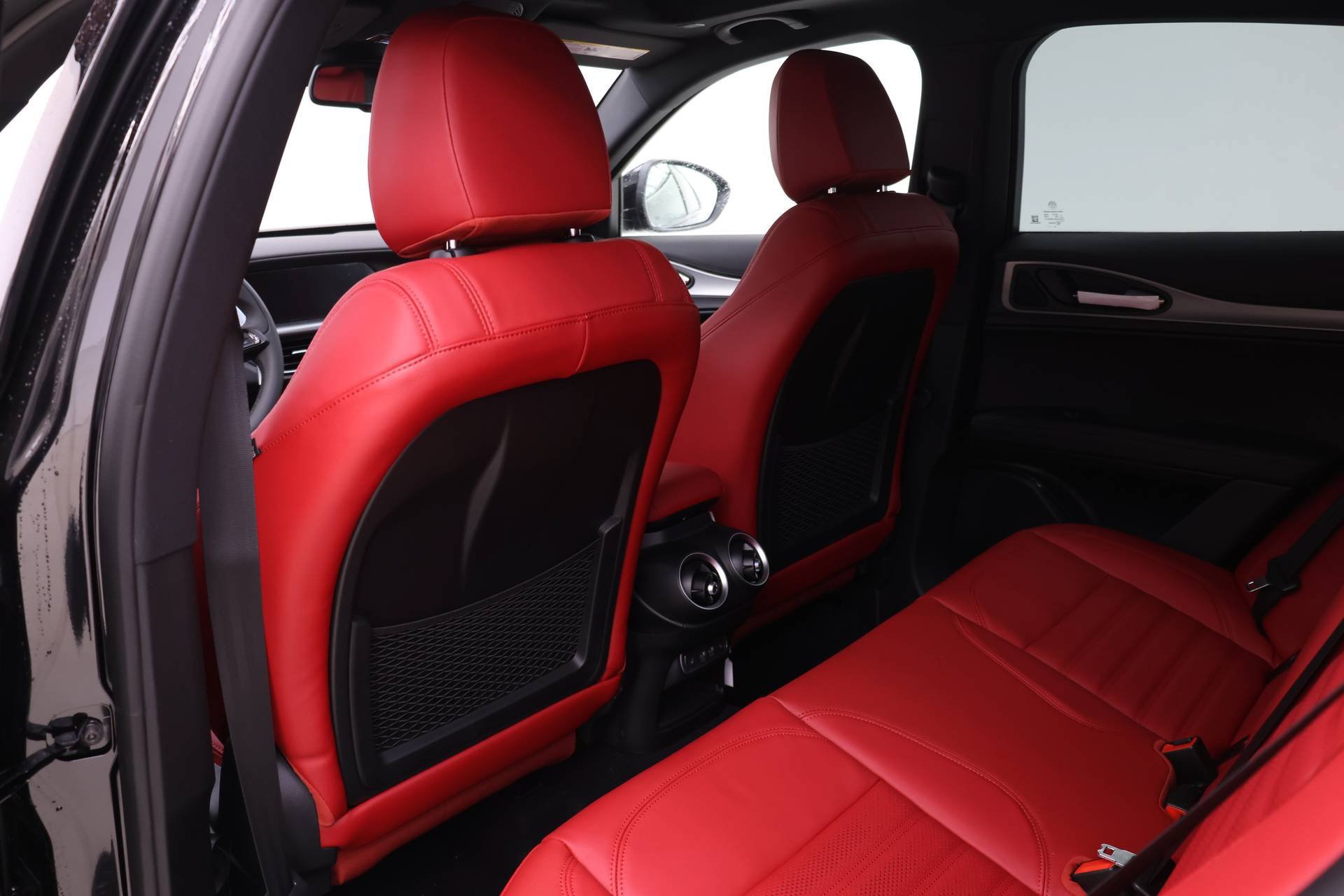 New 2026 Alfa Romeo Stelvio Sprint AWD/4WD image 13