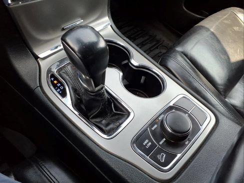 Used 2020 Jeep Grand Cherokee Limited w/ Premium Lighting Group AWD/4WD image 25