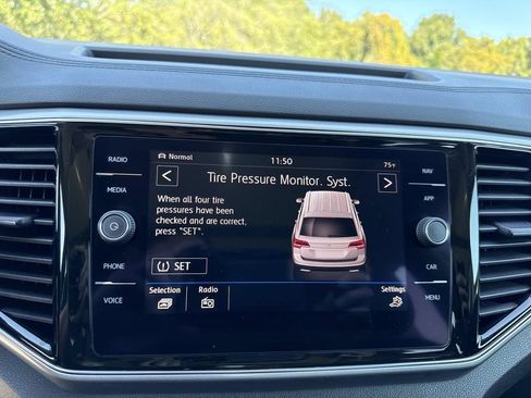 Used 2018 Volkswagen Atlas SEL Premium image 23