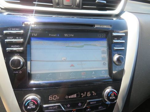 Used 2018 Nissan Murano SL w/ Moonroof Package image 34