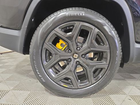 Used 2024 Rivian R1S Adventure AWD/4WD image 12