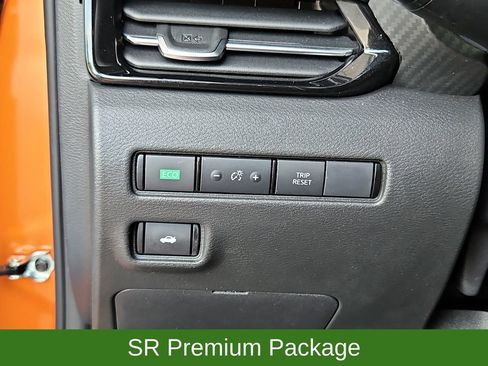 Used 2025 Nissan Sentra SR w/ SR Premium Package FWD image 15