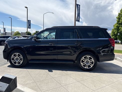 Used 2025 Ford Expedition Active AWD/4WD image 9