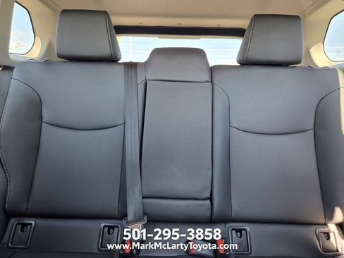 Used 2026 Toyota Corolla Cross XLE FWD image 12