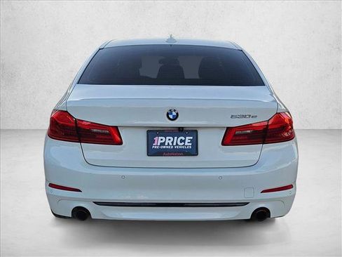 Used 2019 BMW 530e w/ Premium Package image 7