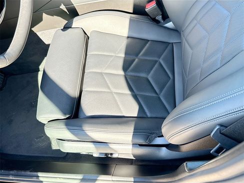 Used 2024 BMW 530i image 21