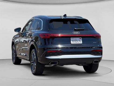 Used 2025 Audi Q5 Premium AWD/4WD image 31