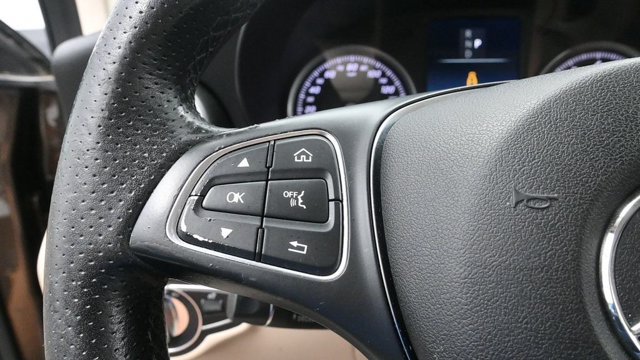 Used 2017 Mercedes-Benz GLC 300 4MATIC Coupe image 24
