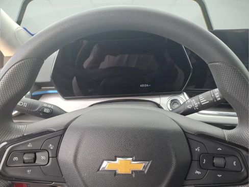 Used 2025 Chevrolet Trax LT FWD image 18