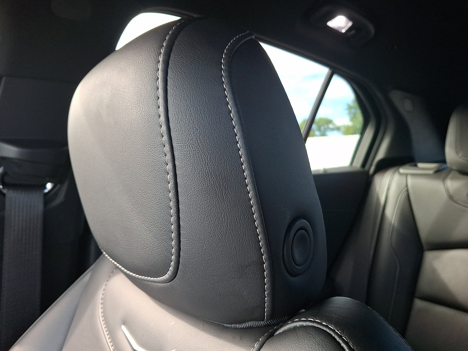 Used 2024 Cadillac XT4 Premium Luxury AWD/4WD image 13