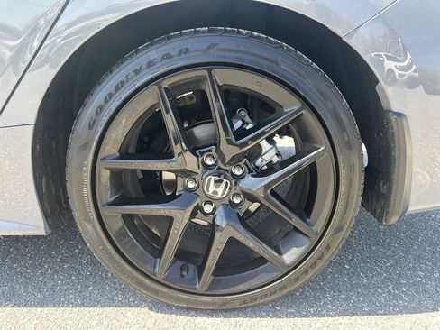 Used 2025 Honda Civic Sport image 28