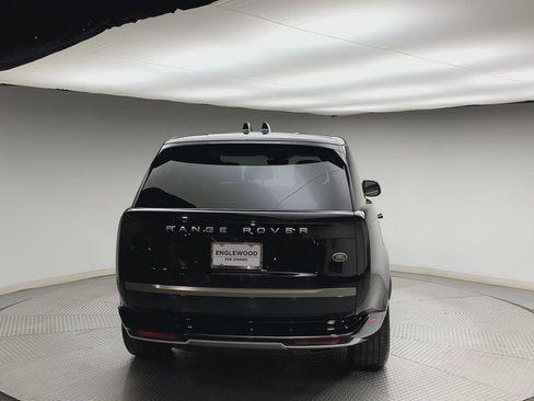 Used 2023 Land Rover Range Rover SE AWD/4WD image 3