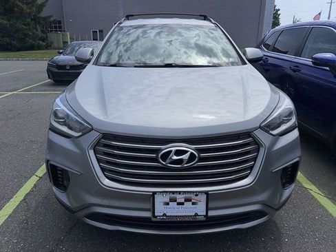 Used 2017 Hyundai Santa Fe SE AWD/4WD image 2
