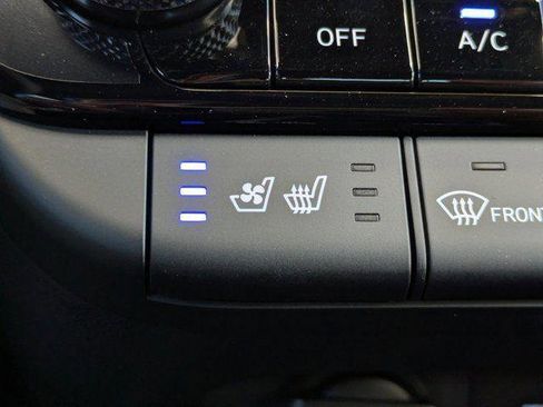 New 2025 Hyundai Elantra Limited FWD image 25