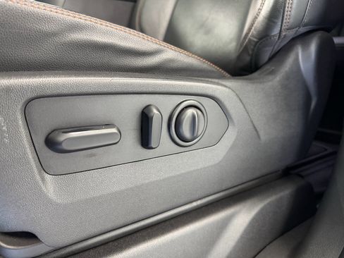 Used 2021 GMC Sierra 1500 AT4 w/ AT4 Preferred Package image 16