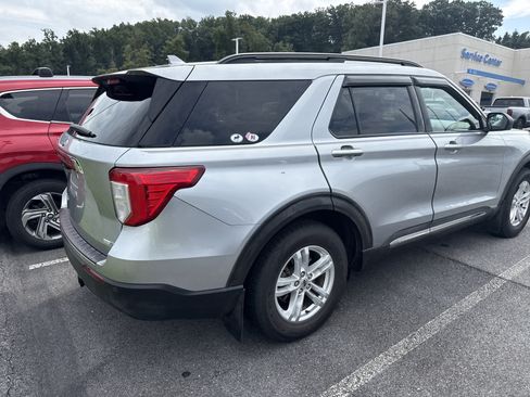 Used 2020 Ford Explorer XLT w/ Comfort Package AWD/4WD image 4