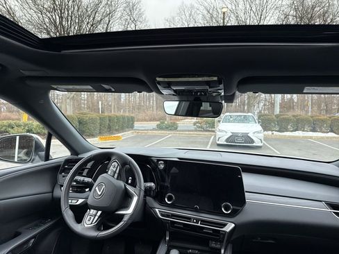 Certified 2025 Lexus RX 350 Premium w/ Accessory Package (A2) image 8