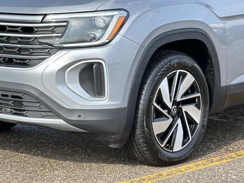 Used 2025 Volkswagen Atlas SE AWD/4WD image 7