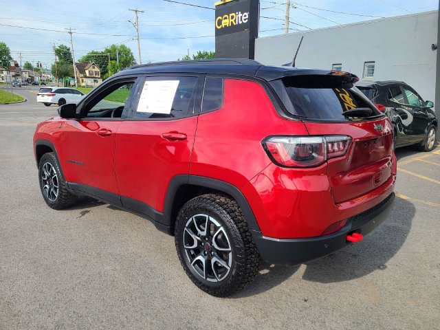 Used 2025 Jeep Compass Trailhawk AWD/4WD image 9