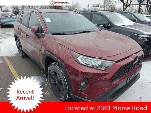 Used 2020 Toyota RAV4 XLE w/ Convenience Package image 1