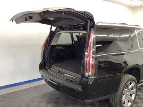 Used 2019 Cadillac Escalade ESV Premium Luxury AWD/4WD image 30