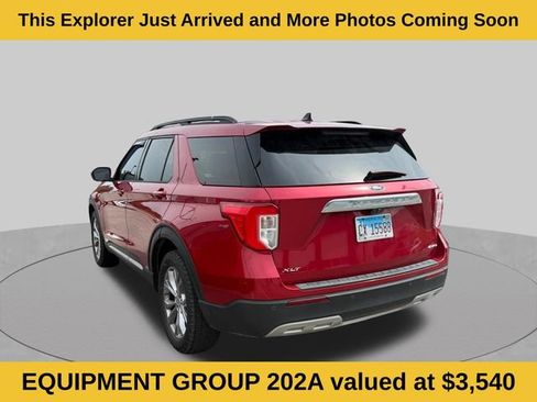 Used 2021 Ford Explorer XLT w/ Equipment Group 202A AWD/4WD image 4