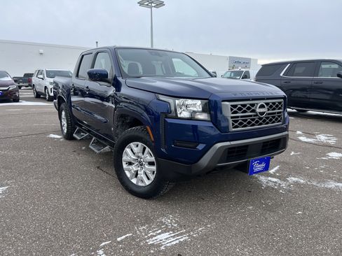 Used 2022 Nissan Frontier SV w/ Technology Package image 2
