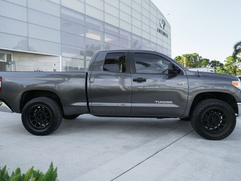Used 2016 Toyota Tundra SR5 image 10