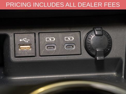 Used 2025 Toyota Highlander LE FWD image 16