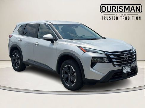 Used 2025 Nissan Rogue SV AWD/4WD image 1