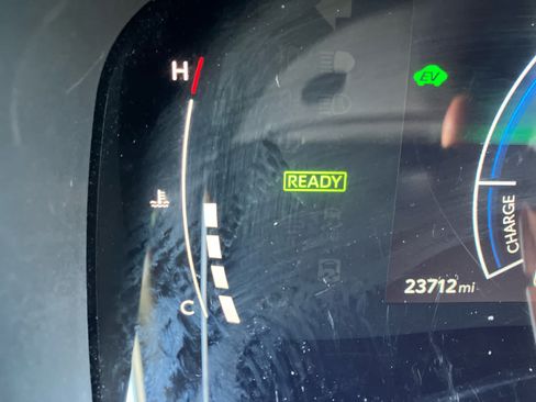 Certified 2025 Toyota Camry SE AWD/4WD image 17