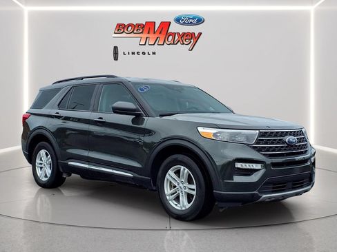 Used 2023 Ford Explorer XLT w/ Equipment Group 202A AWD/4WD image 3